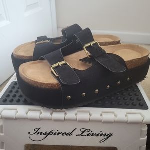 Black Platform Sandels